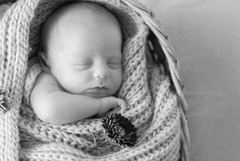Reasons working parents should hire professional photographers. Time is precious and fleeting, especially as working parents. Document this precious time!